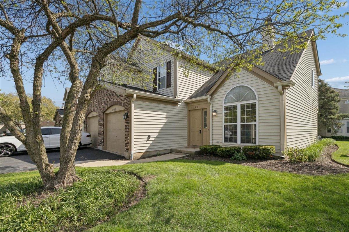 6763 Roanoake Ct., Gurnee, IL 60031