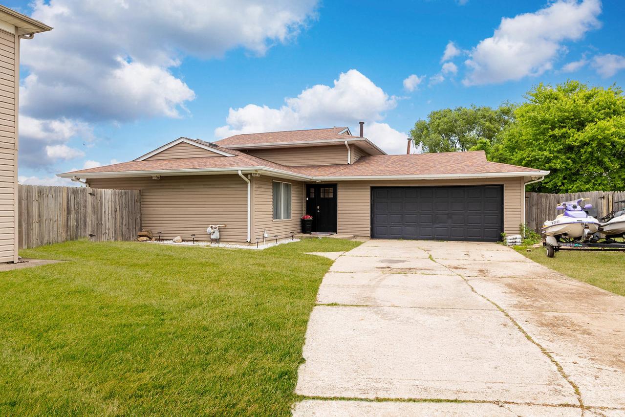 825 Copley Ln., Joliet, IL 60431