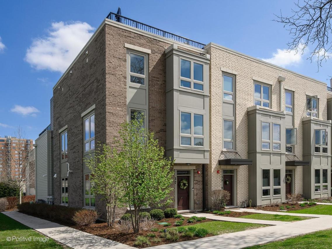 37 S Chestnut Ave., Arlington Heights, IL 60005