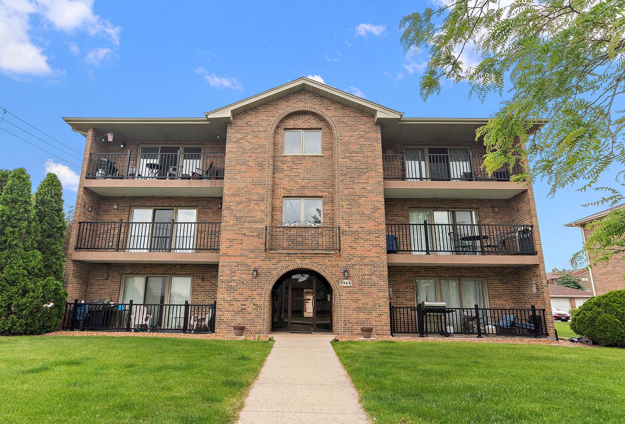 9964 W 153 St. #2W, Orland Park, IL 60462