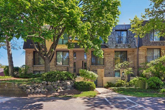 1712 Northfield Sq. #F, Northfield, IL 60093
