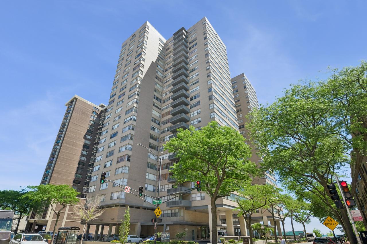 6301 N Sheridan Rd. #11L, Chicago, IL 60660