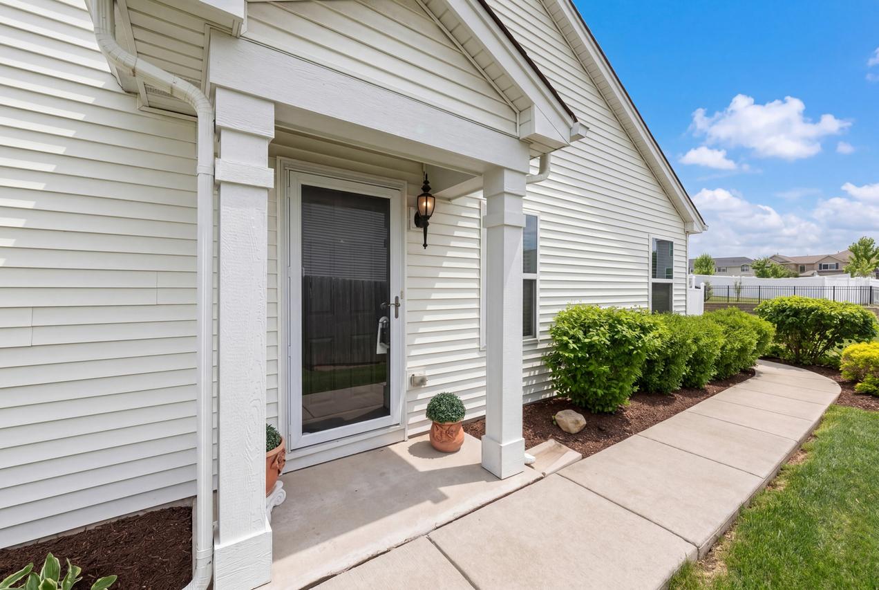 628 Florence St., Hampshire, IL 60140