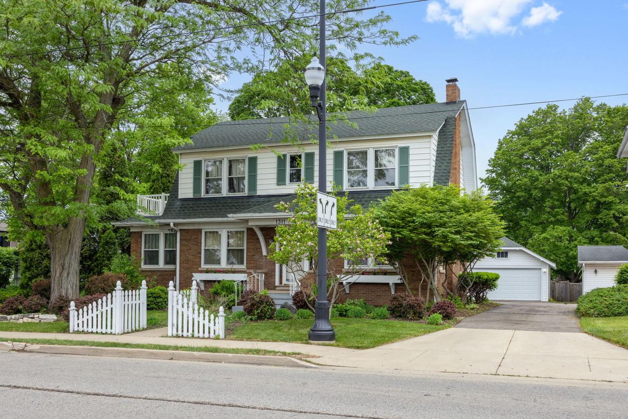 1311 N Richmond Rd., Mchenry, IL 60050