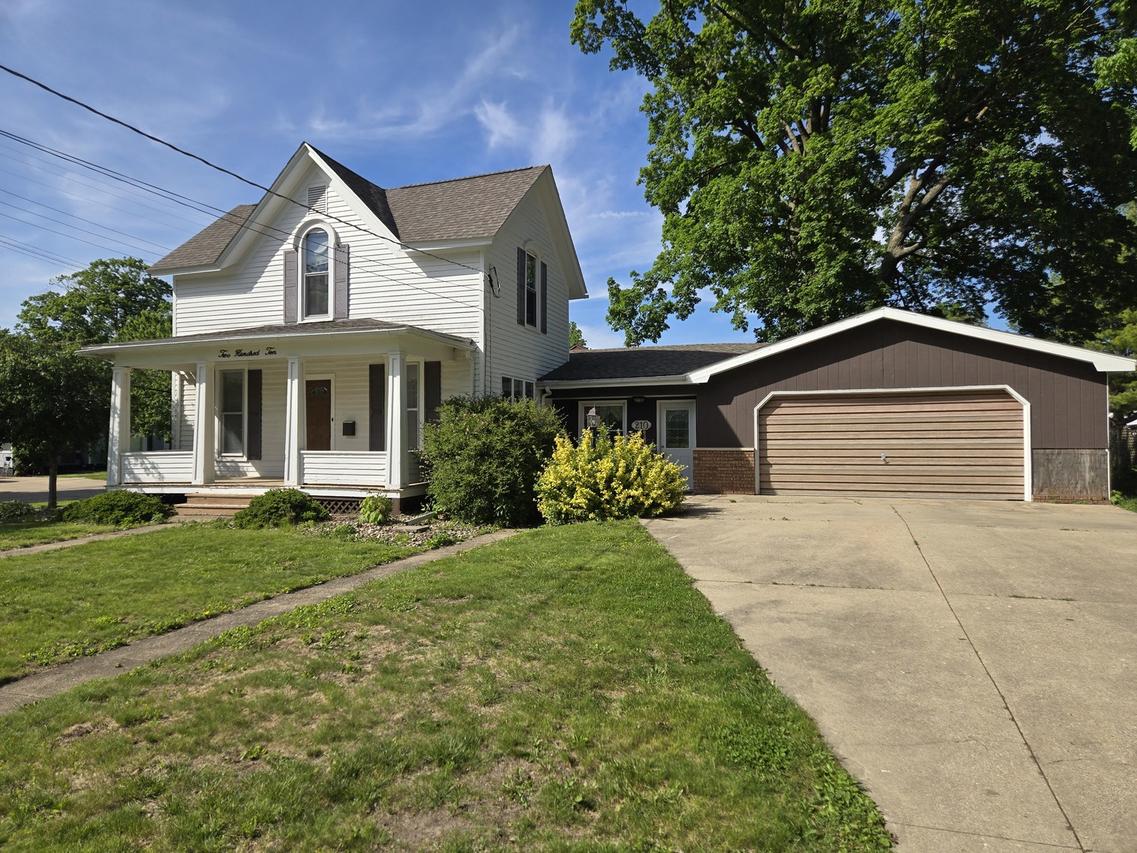 210 W Morris St., Morrison, IL 61270