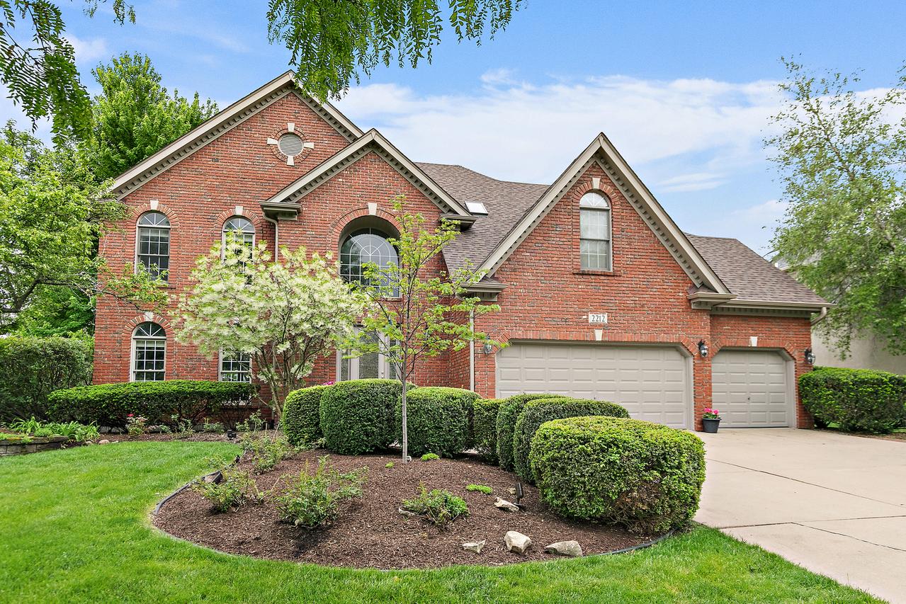 2212 Glouceston Ln., Naperville, IL 60564