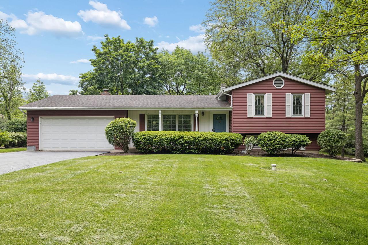 23W081 Red Oak Dr., Glen Ellyn, IL 60137