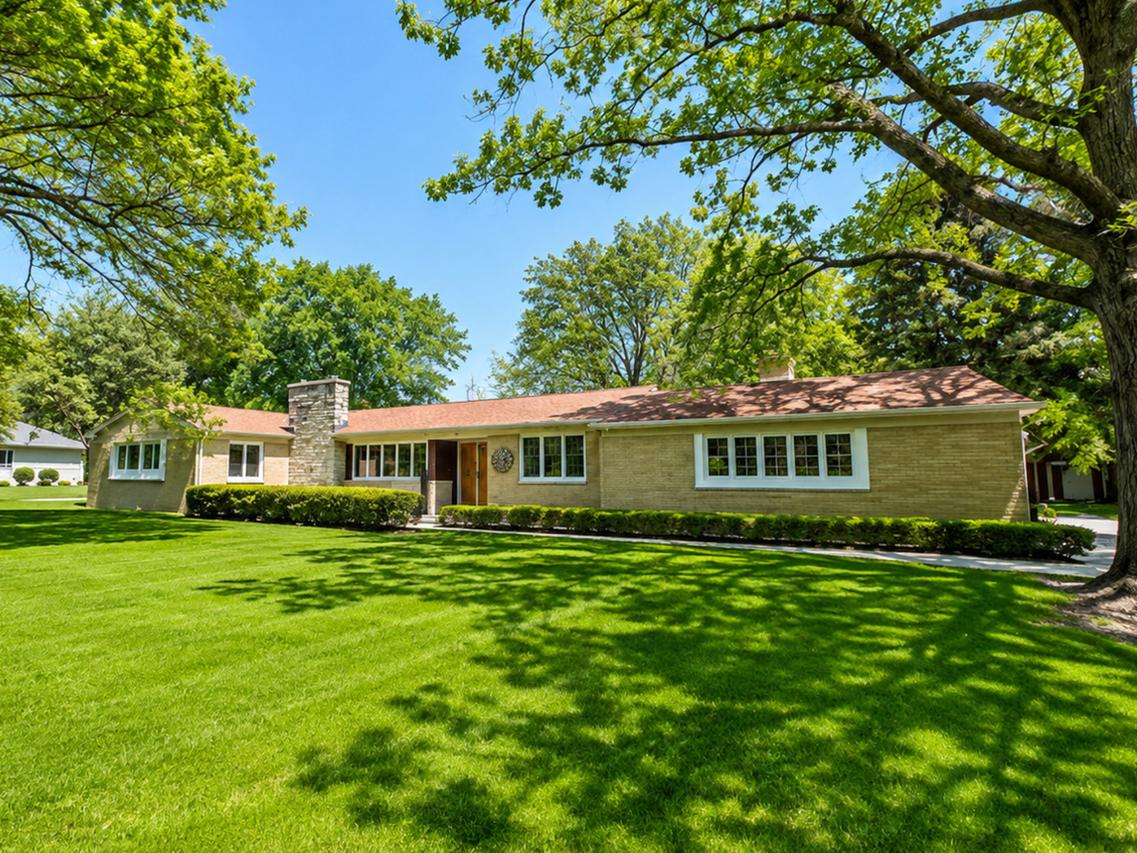 1334 Oakland Dr., Sycamore, IL 60178