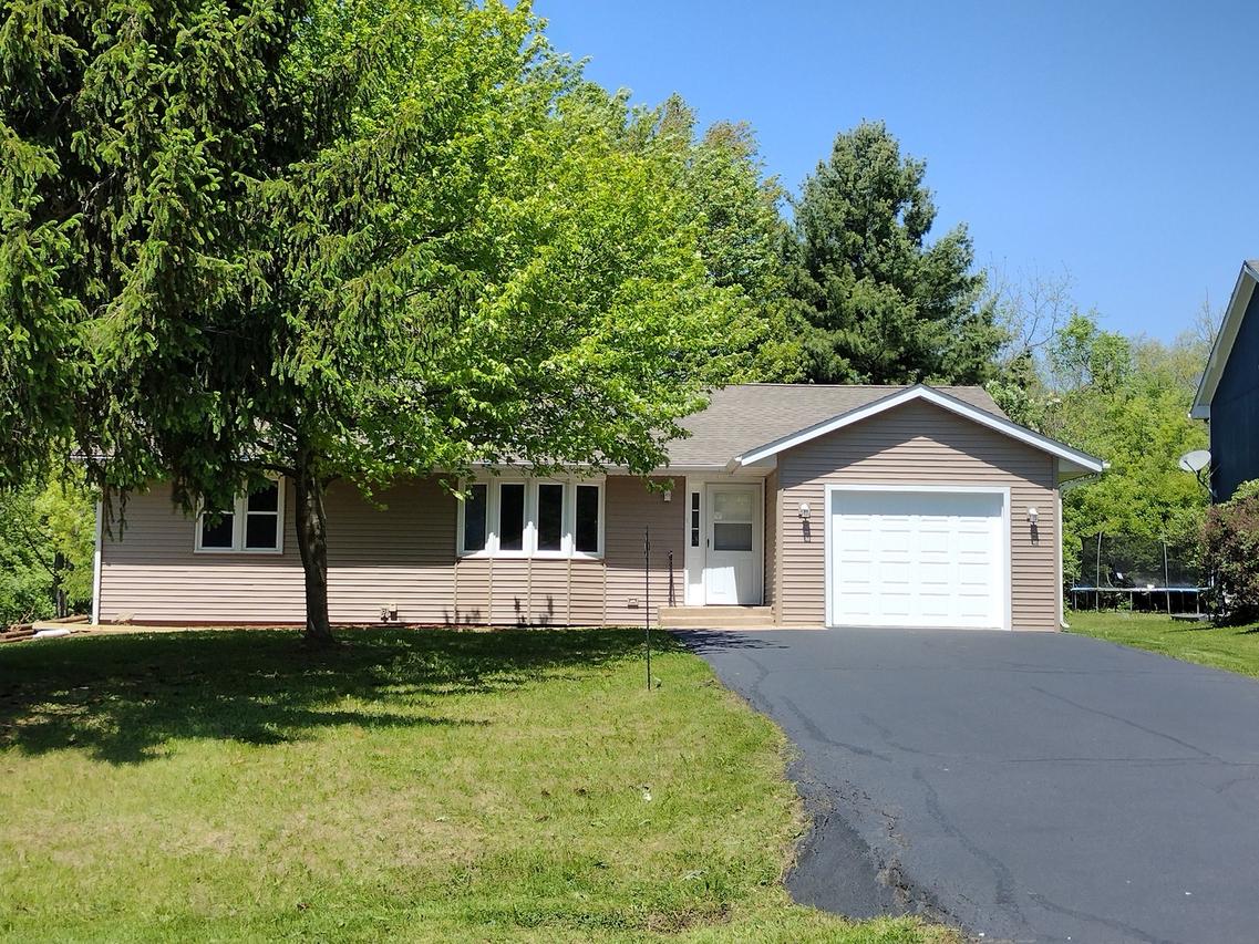216 Bounty Dr., Poplar Grove, IL 61065