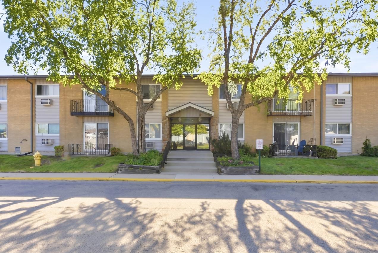 8828 N Leslie Ln. #104D, Des Plaines, IL 60016