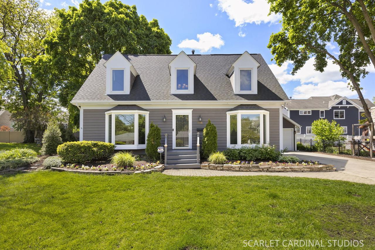 416 W Oak St., Wheaton, IL 60187