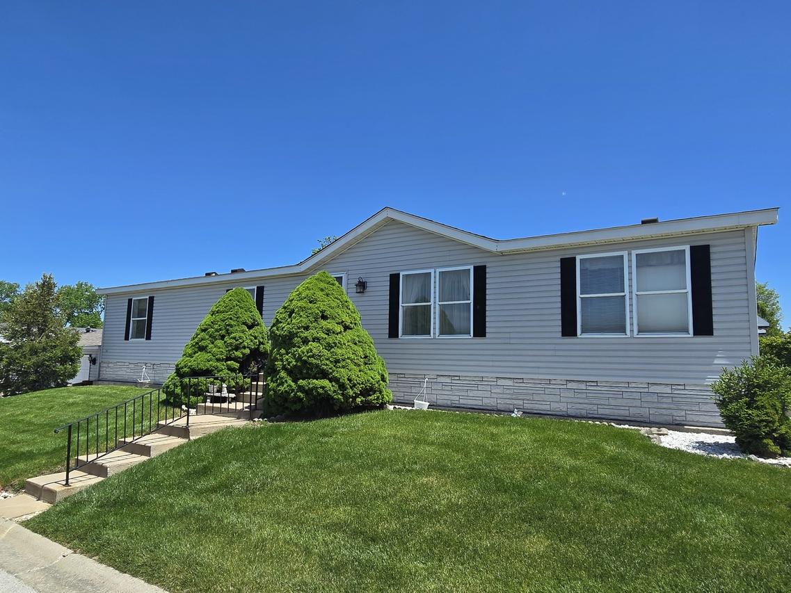 22737 Beverly Dr., Frankfort, IL 60423