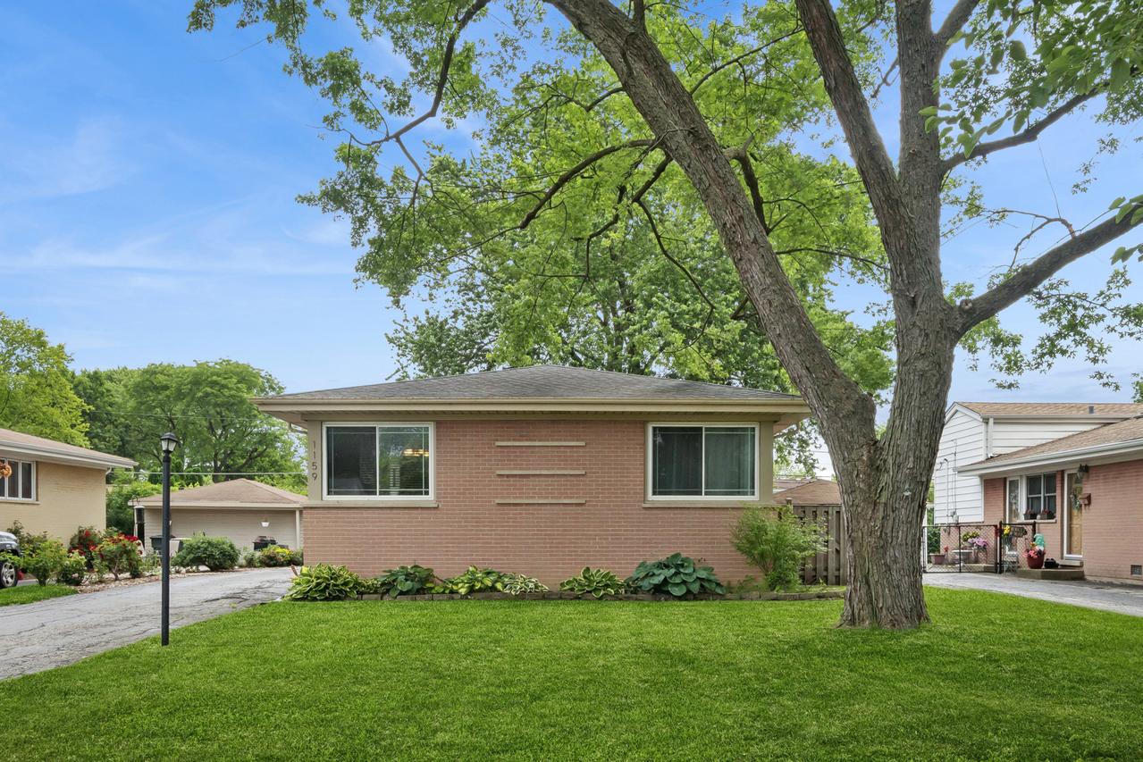 1159 S Mitchell Ave., Arlington Heights, IL 60005