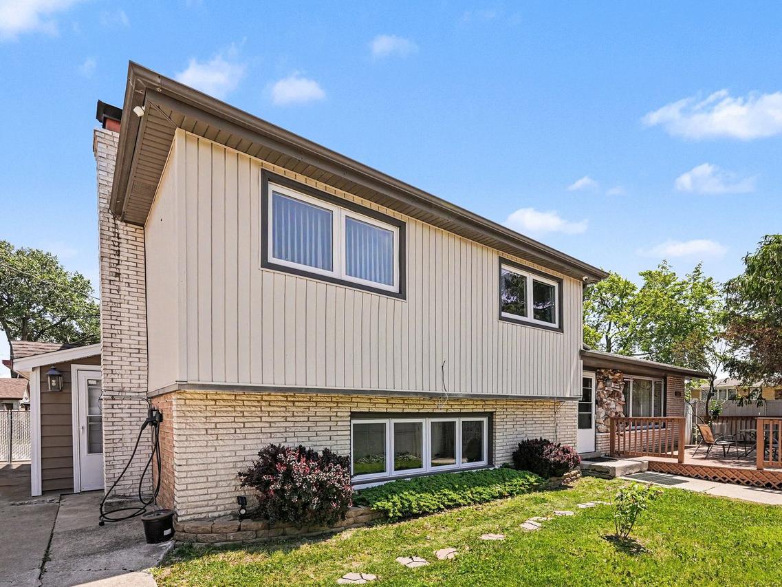 5858 W 88th Pl., Oak Lawn, IL 60453