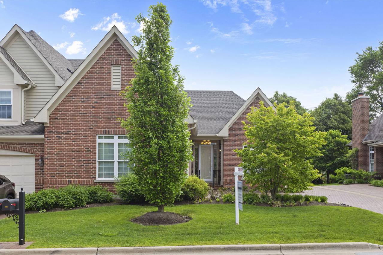 905 Hickory Dr., Western Springs, IL 60558
