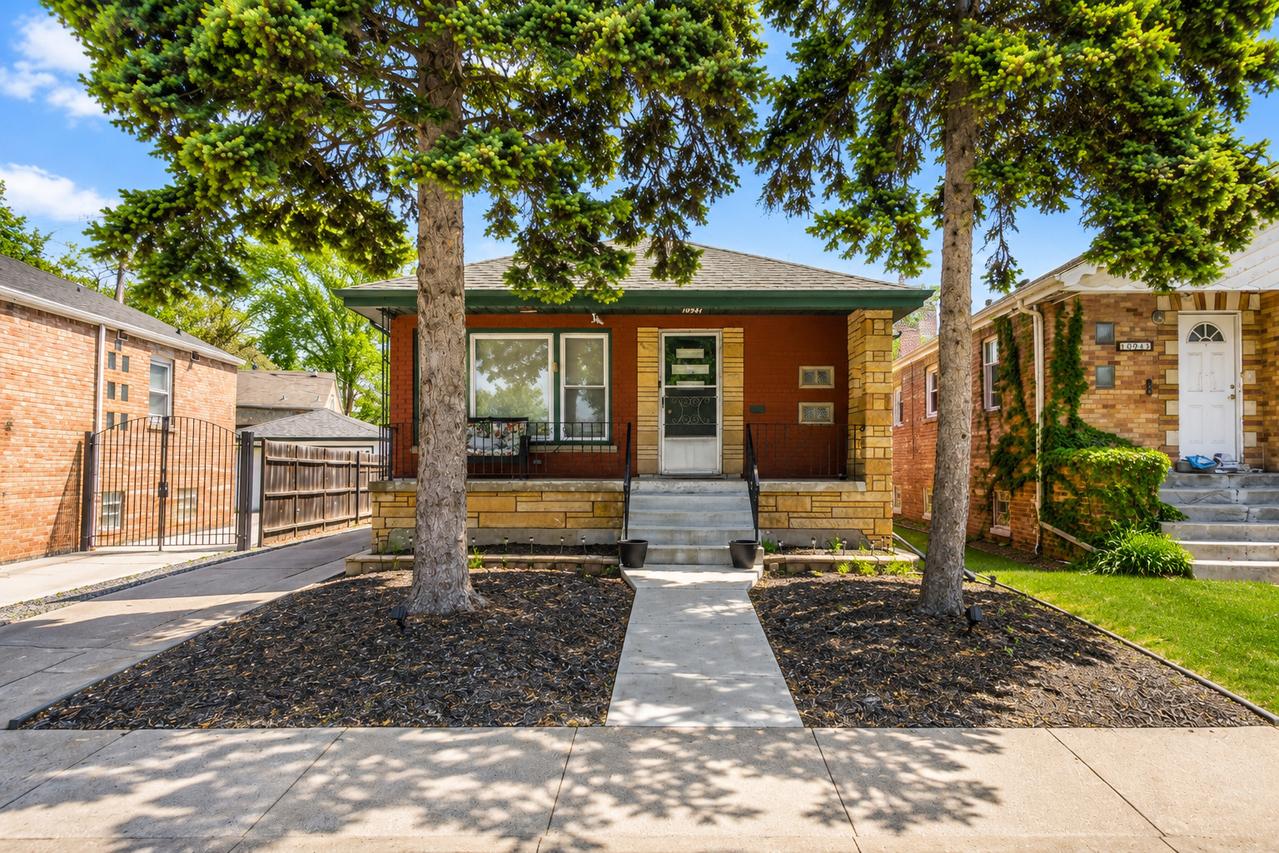 10941 S Kedzie Ave., Chicago, IL 60655
