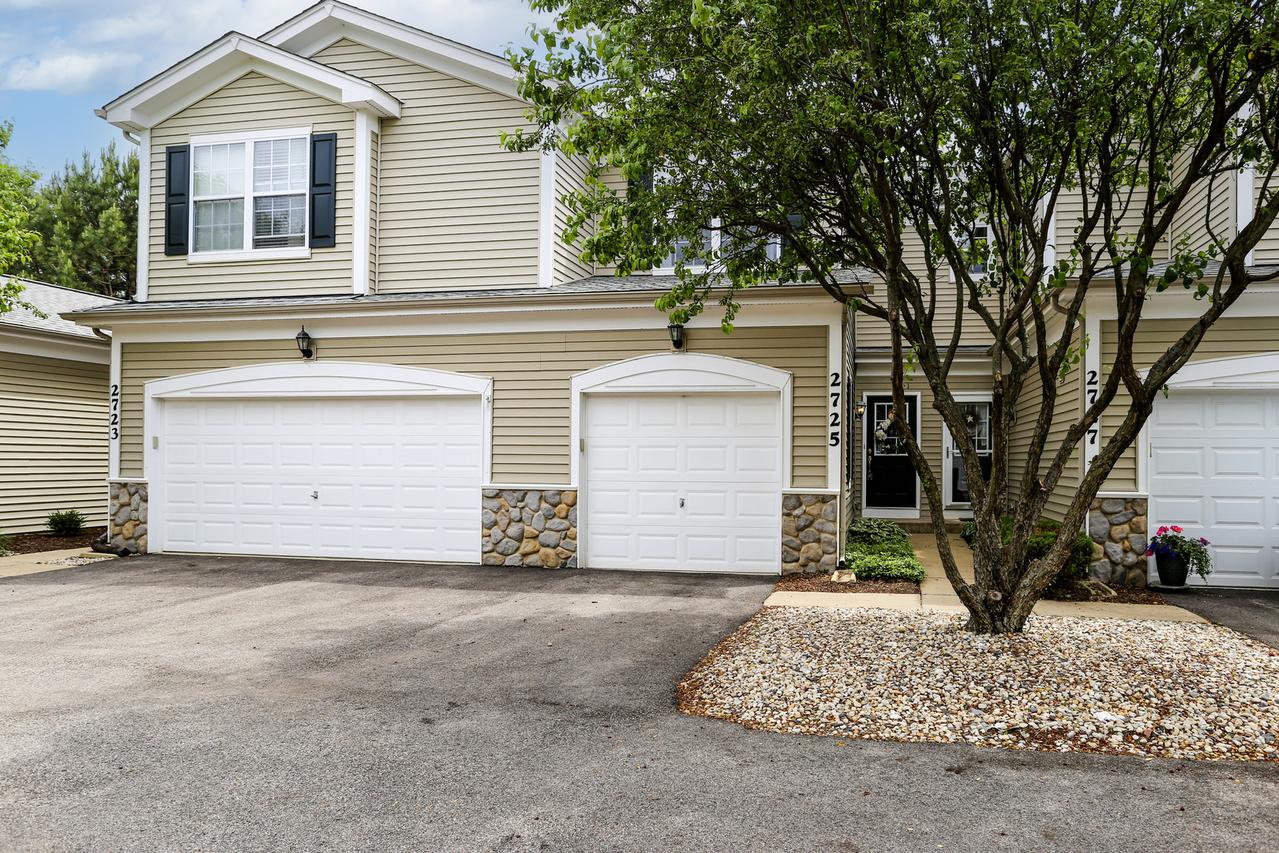 2725 Kendall Crossing, Johnsburg, IL 60050