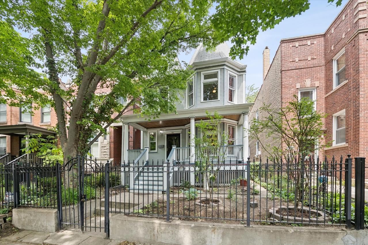 1454 W Cuyler Ave., Chicago, IL 60613