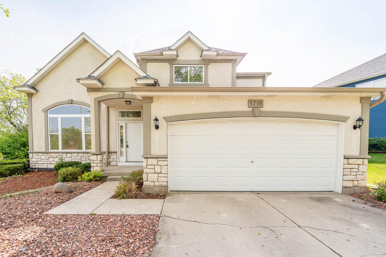 1716 Normandy Woods Ct., Grayslake, IL 60030