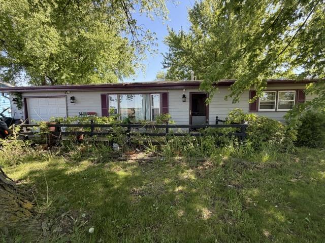 11141 E Fisher Rd., Rochelle, IL 61068