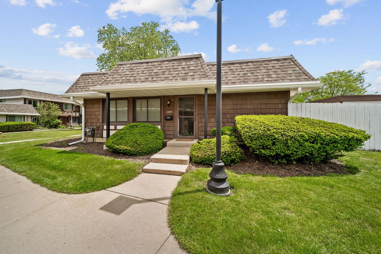 1289 Court D, Hanover Park, IL 60133