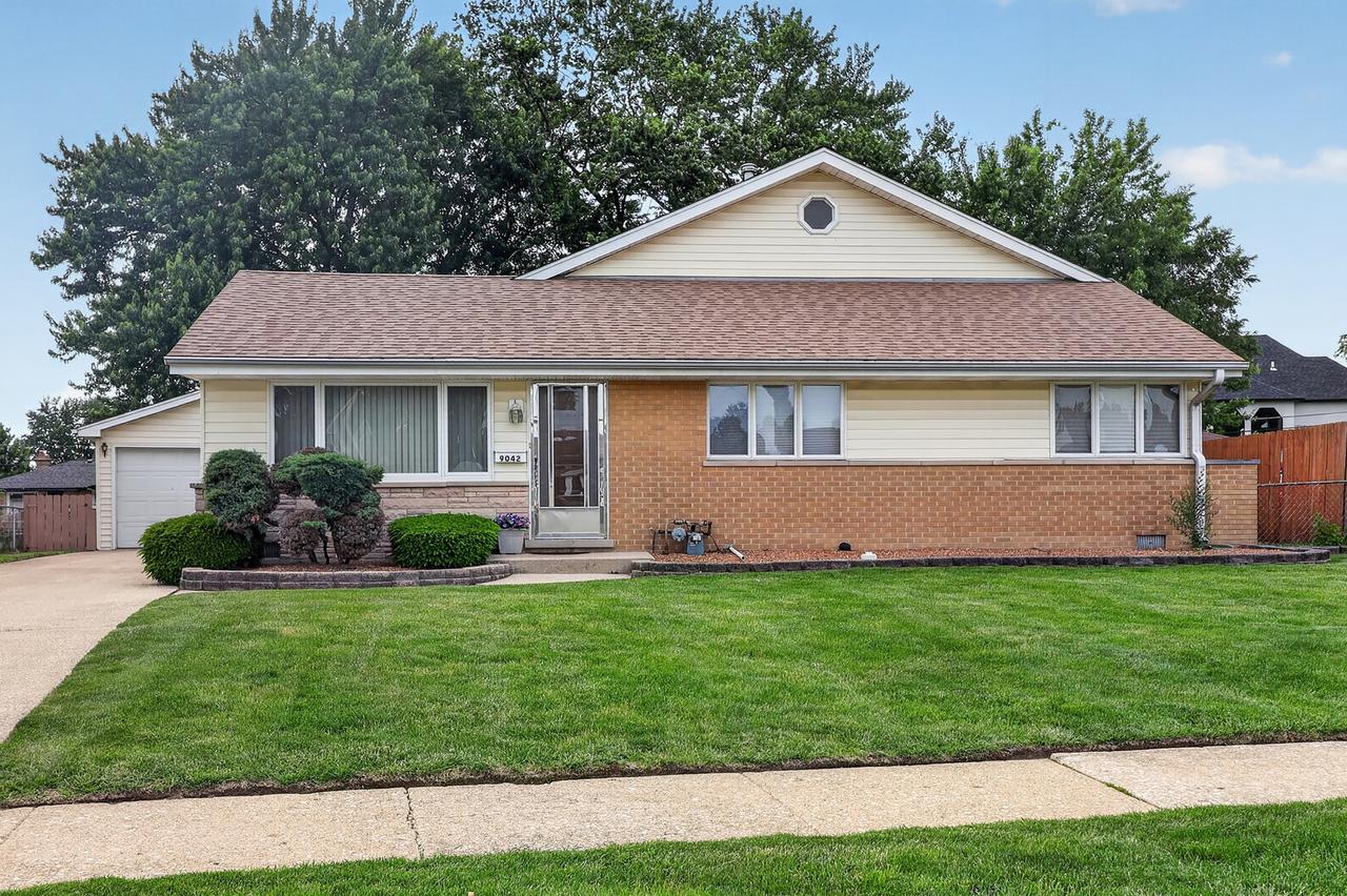 9042 Fairlane Dr., Bridgeview, IL 60455
