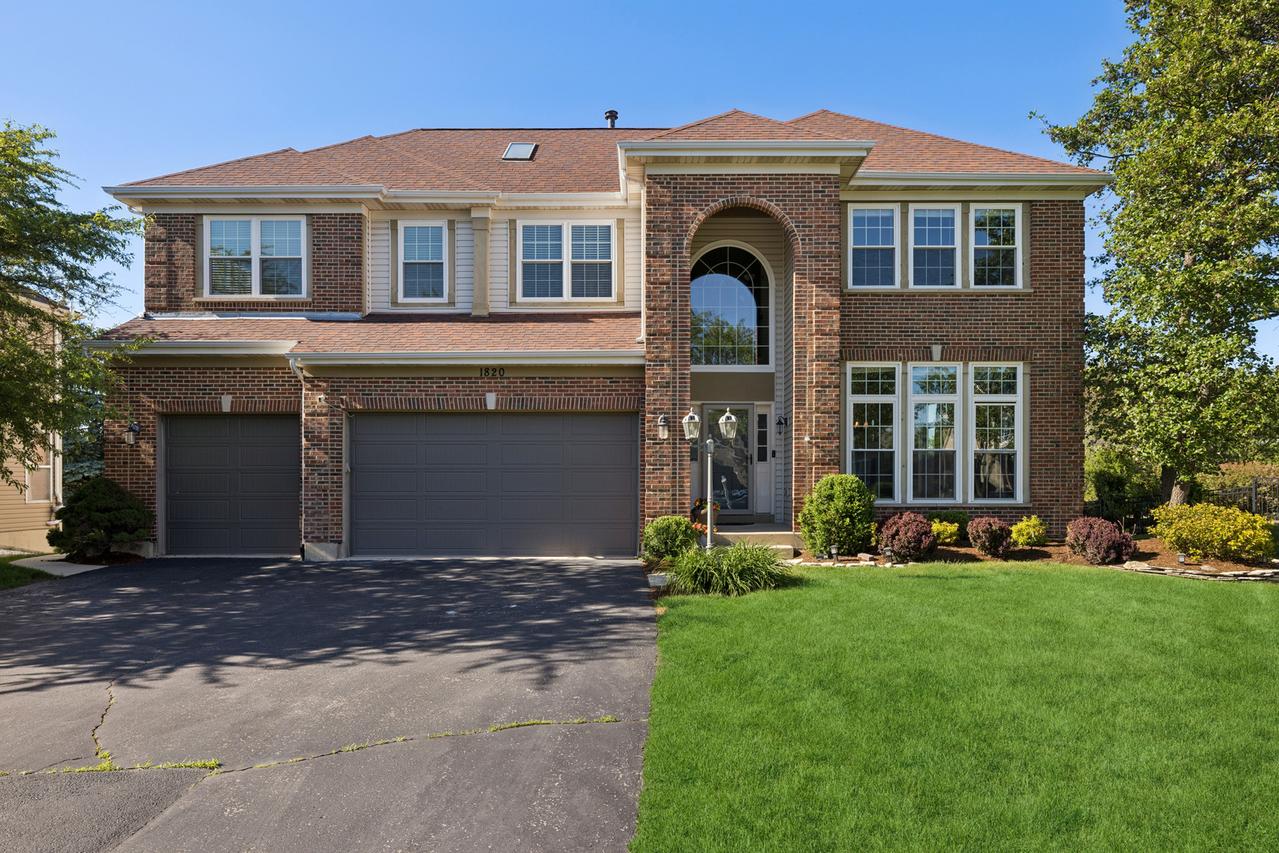 1820 Broadsmore Dr., Algonquin, IL 60102