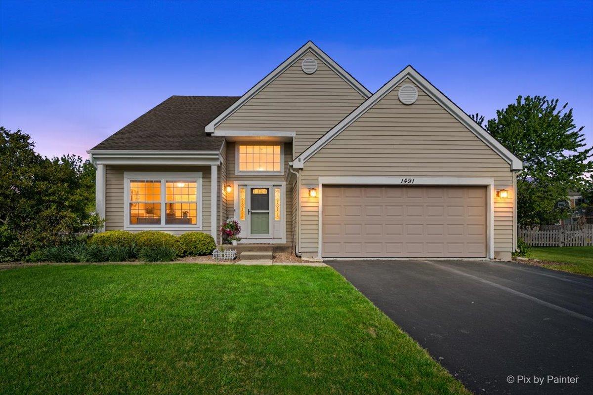 1491 Woodscreek Cir., Crystal Lake, IL 60014