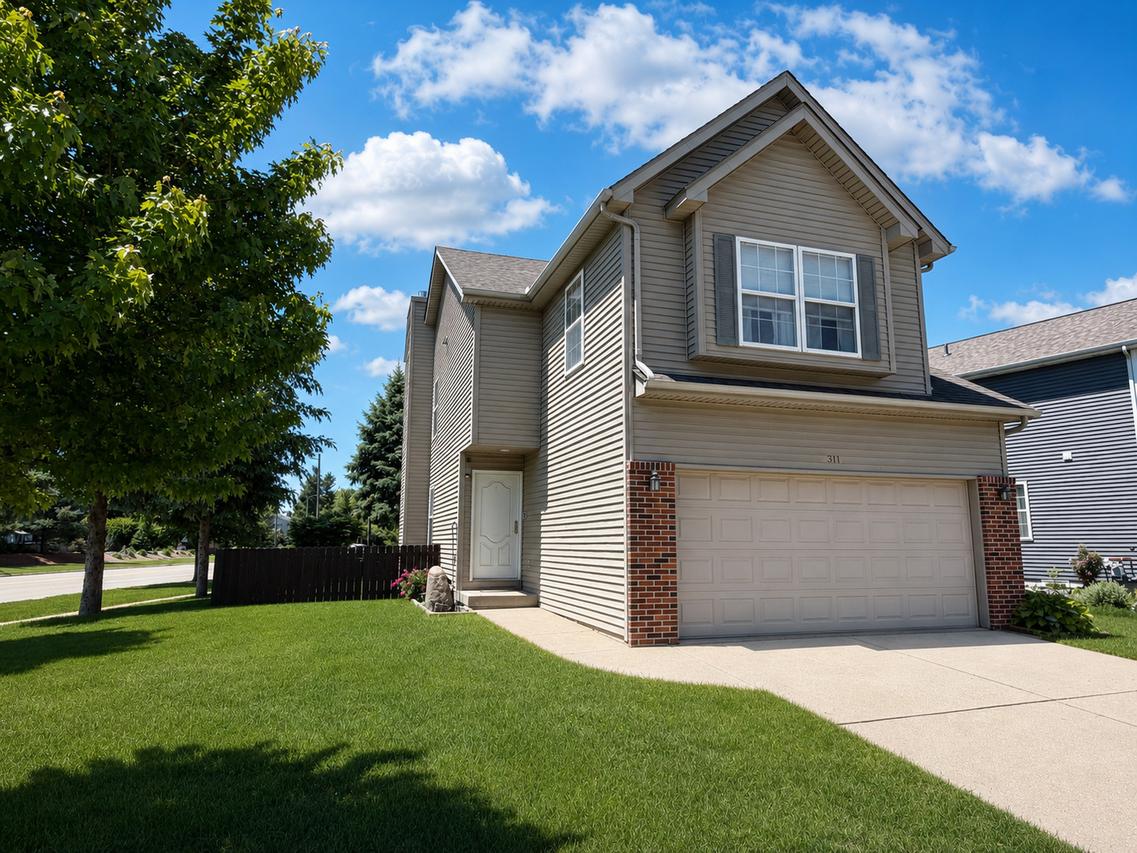 311 Old Farm Rd., Bloomington, IL 61748