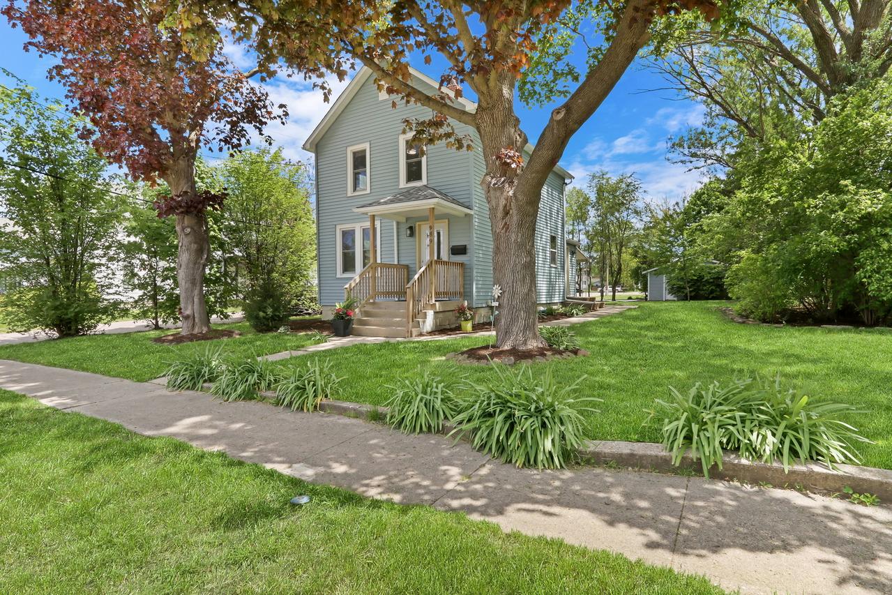 989 Victoria St., Antioch, IL 60002