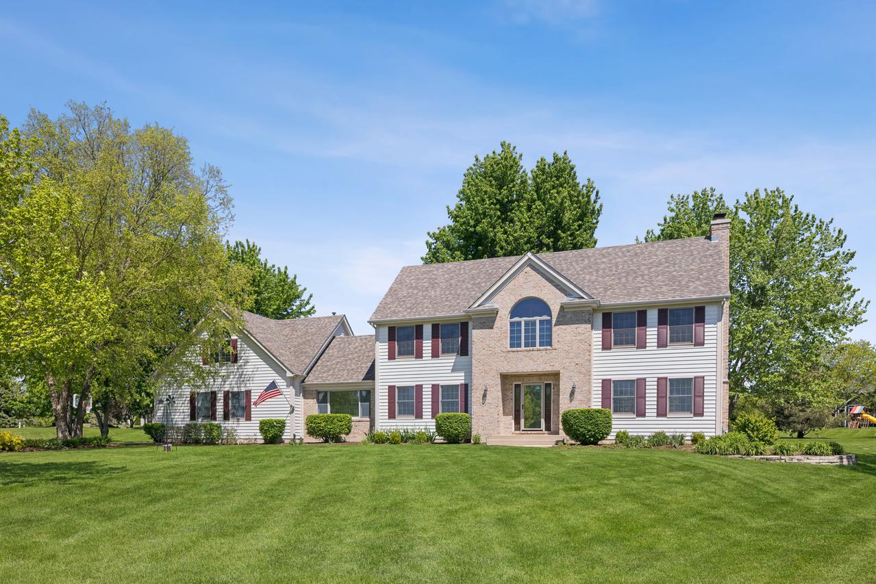 36W793 Red Gate Ct., St. Charles, IL 60175