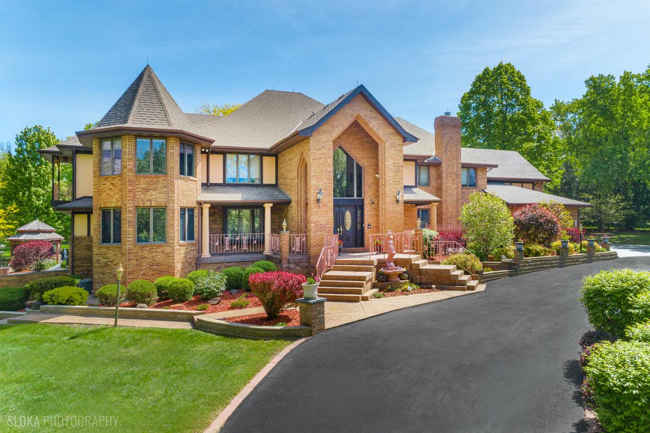 3204 Stonegate Dr., Crystal Lake, IL 60012