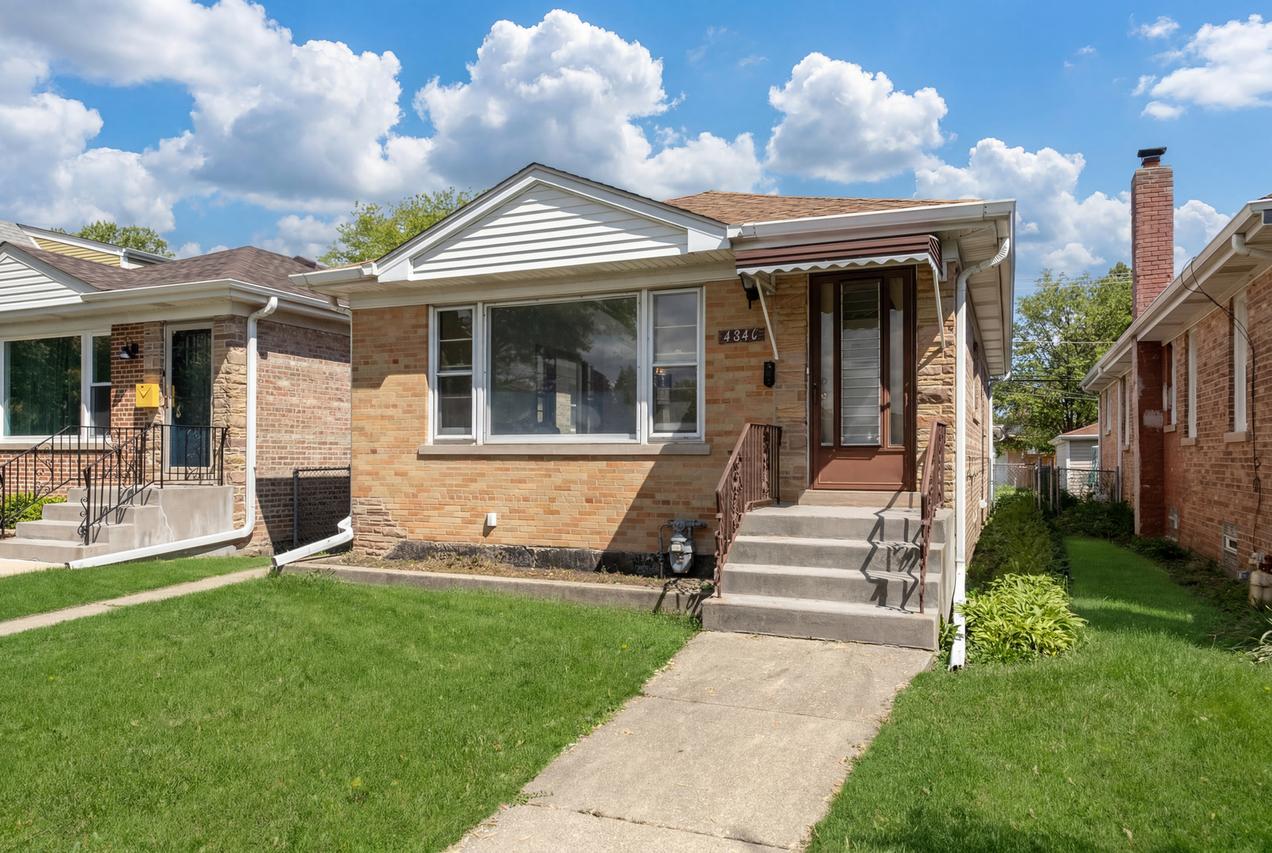4846 W Foster Ave., Chicago, IL 60630