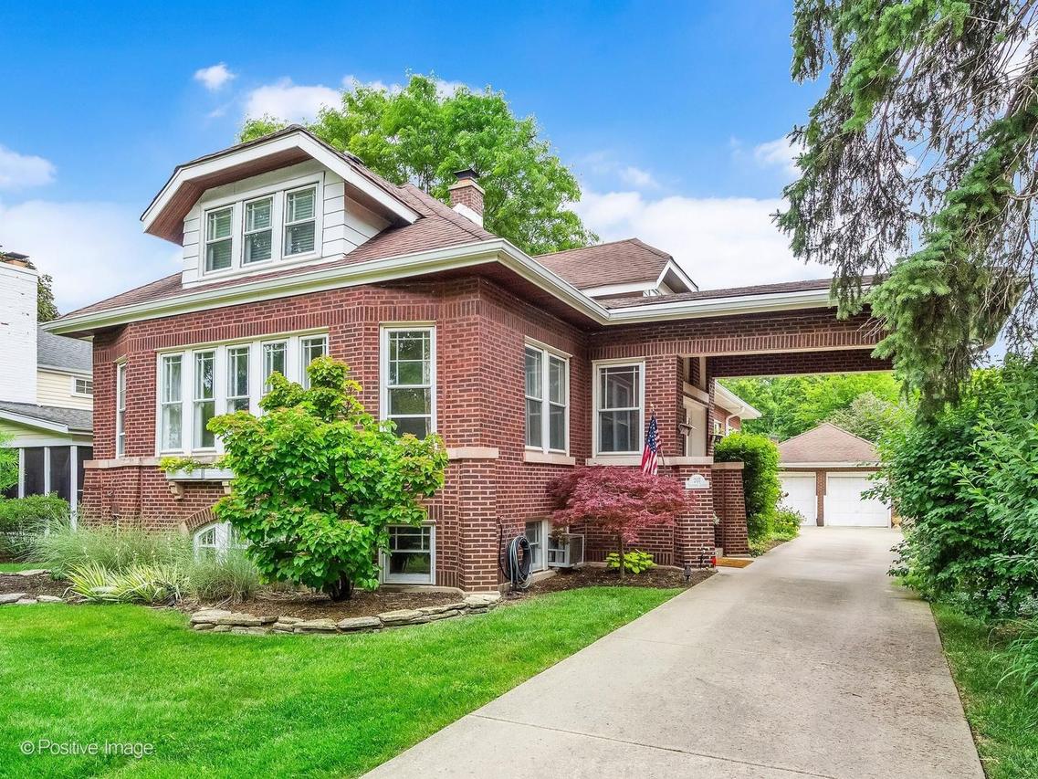 207 S Edgewood Ave., La Grange, IL 60525