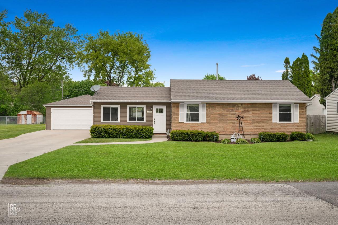 1366 Ivy Ln., Crystal Lake, IL 60014