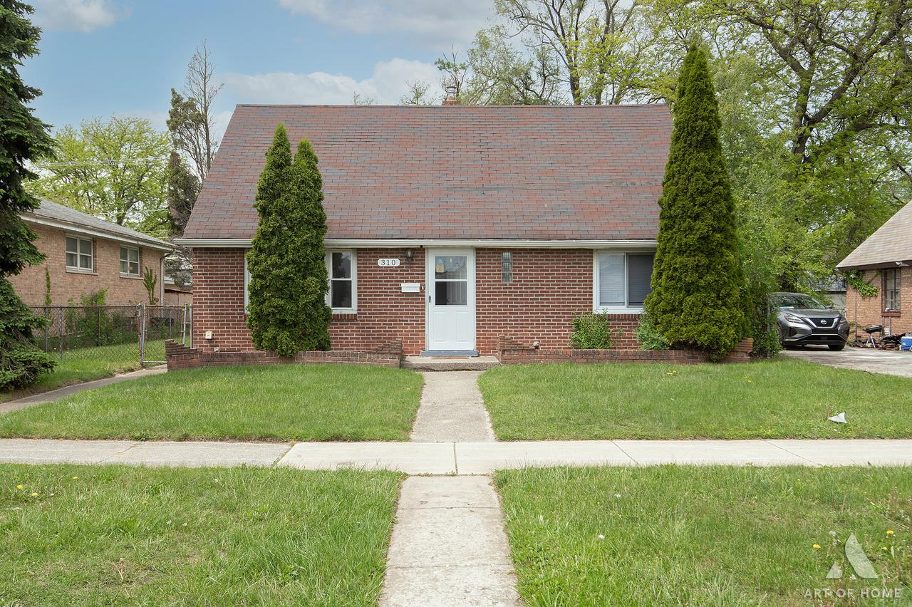 310 Paxton Ave., Calumet City, IL 60409