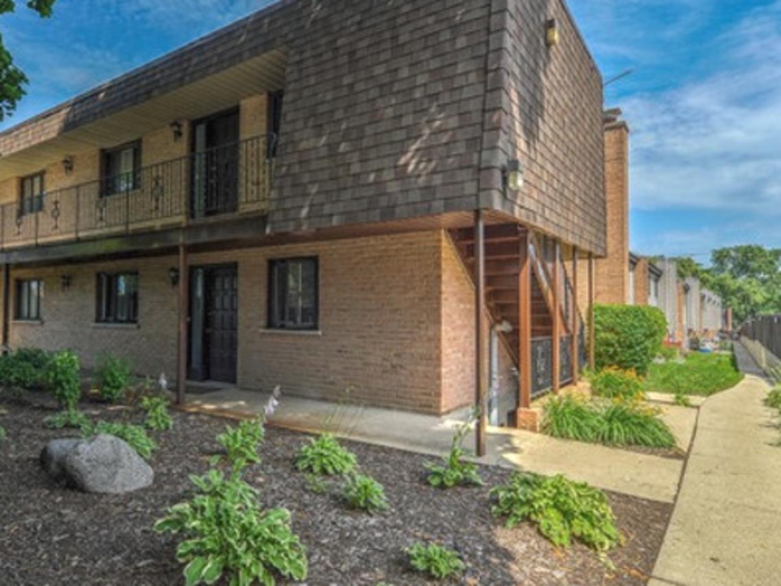 520 E Main St. #1C, Barrington, IL 60010