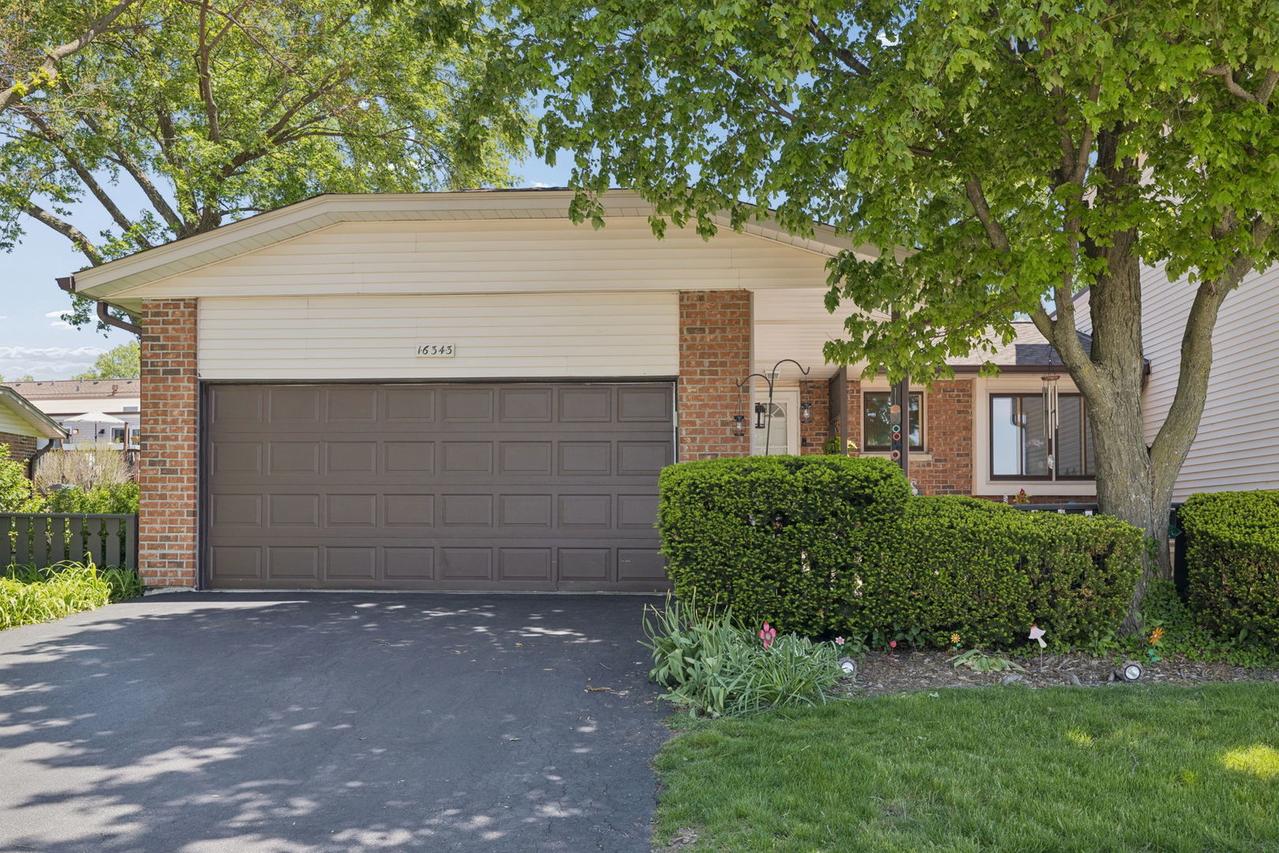 16343 Brementowne Dr., Tinley Park, IL 60477