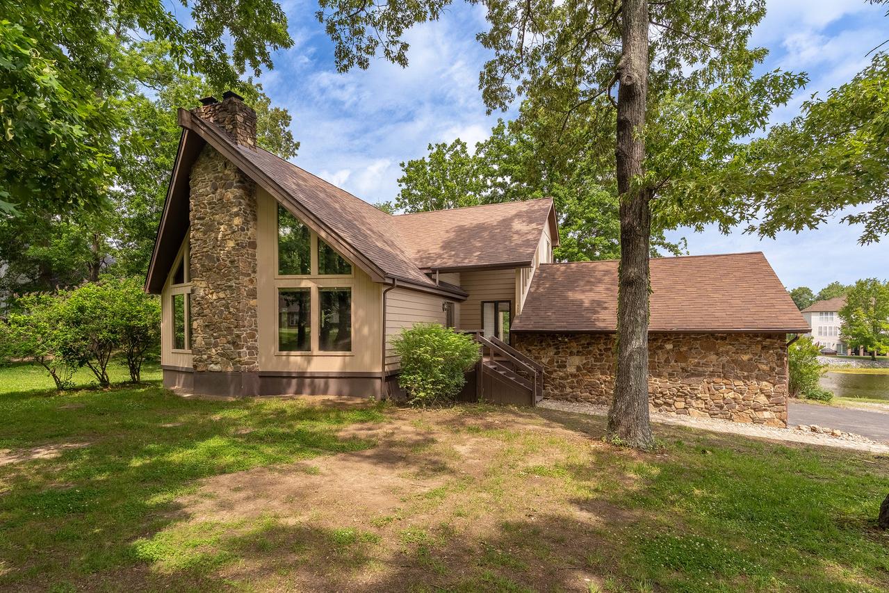 500 Arbor Dr., Carterville, IL 62918