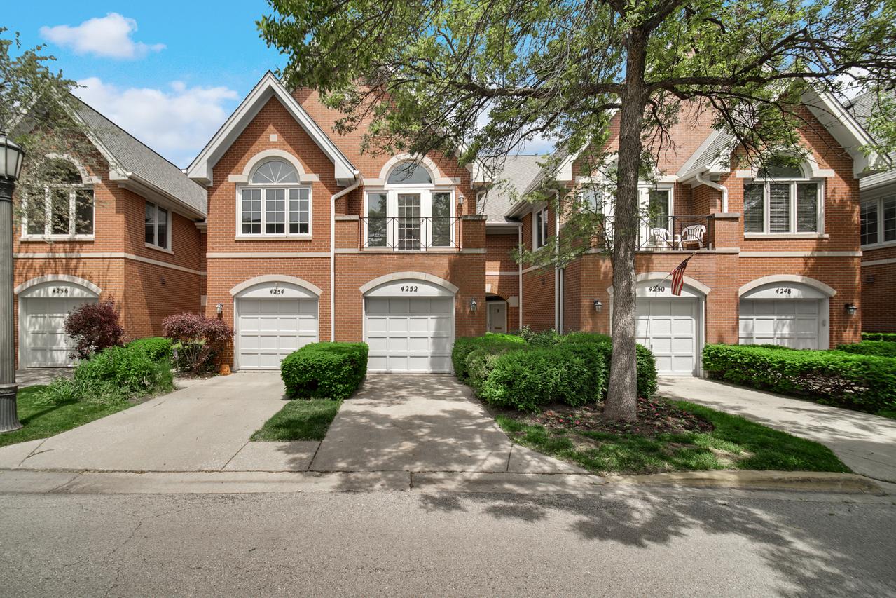 4252 W Harrington Ln., Chicago, IL 60646
