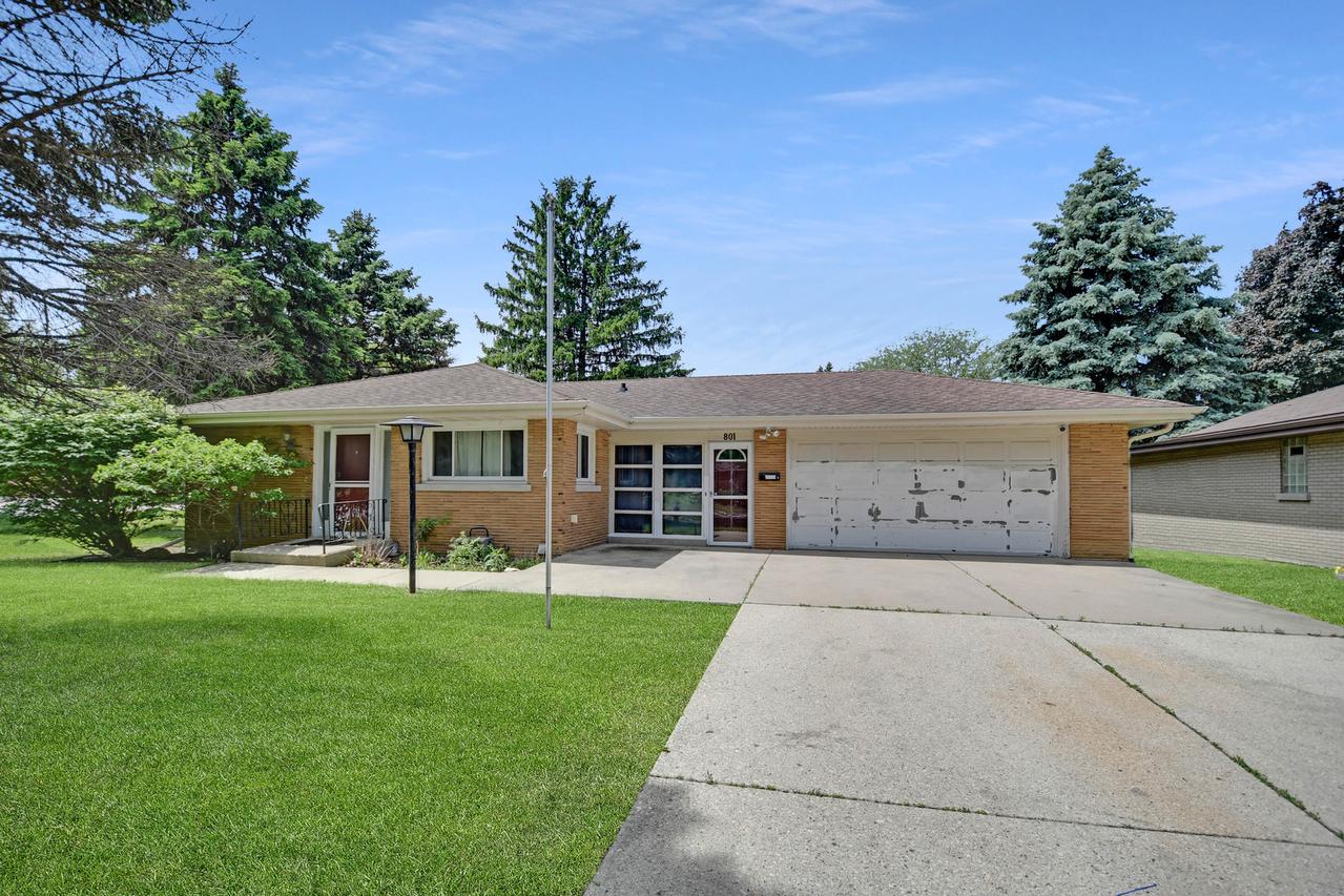 801 N Alann Dr., Joliet, IL 60435