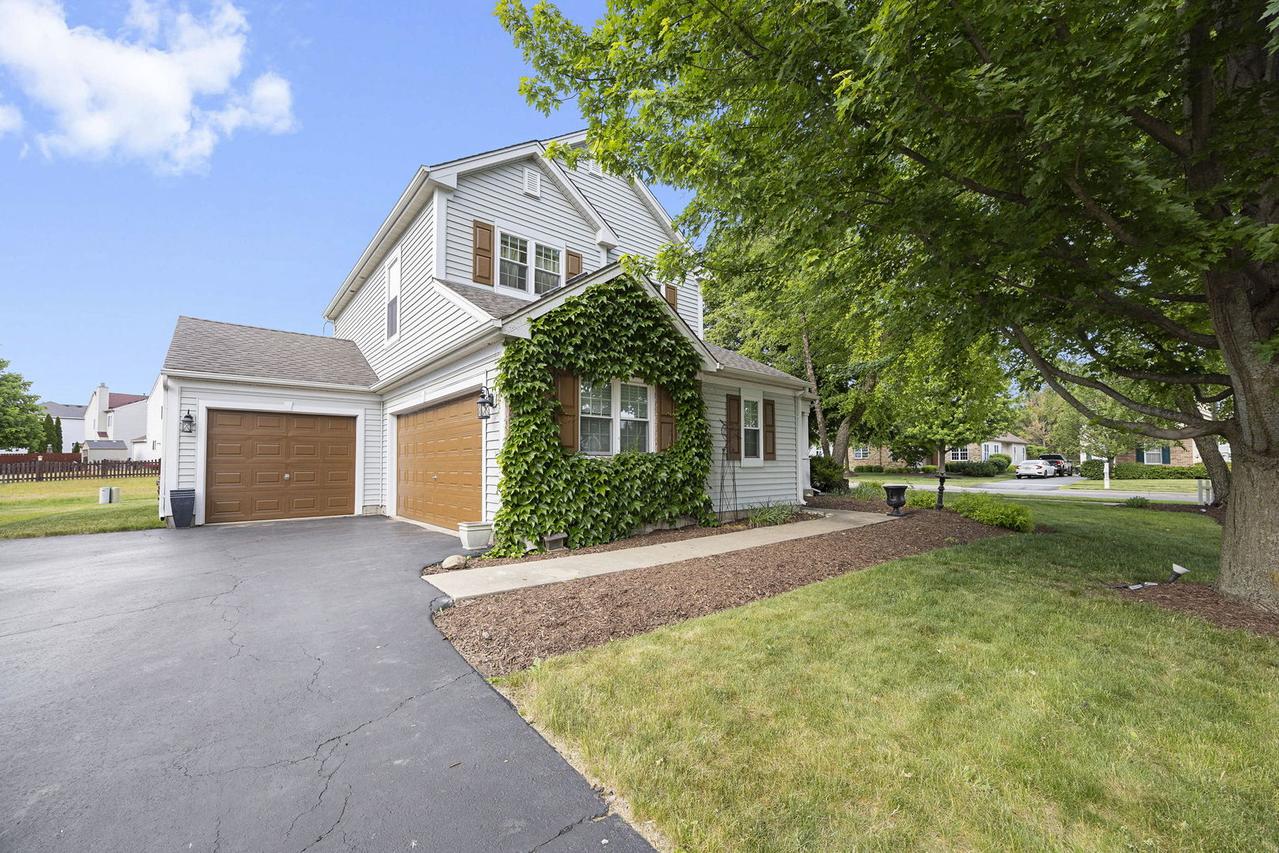 2000 Serenity Ln., Woodstock, IL 60098
