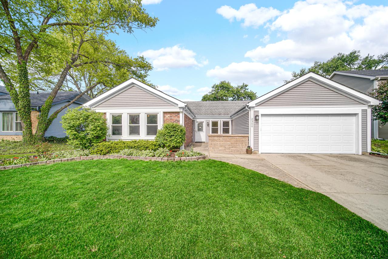 2300 Appleby Dr., Wheaton, IL 60189