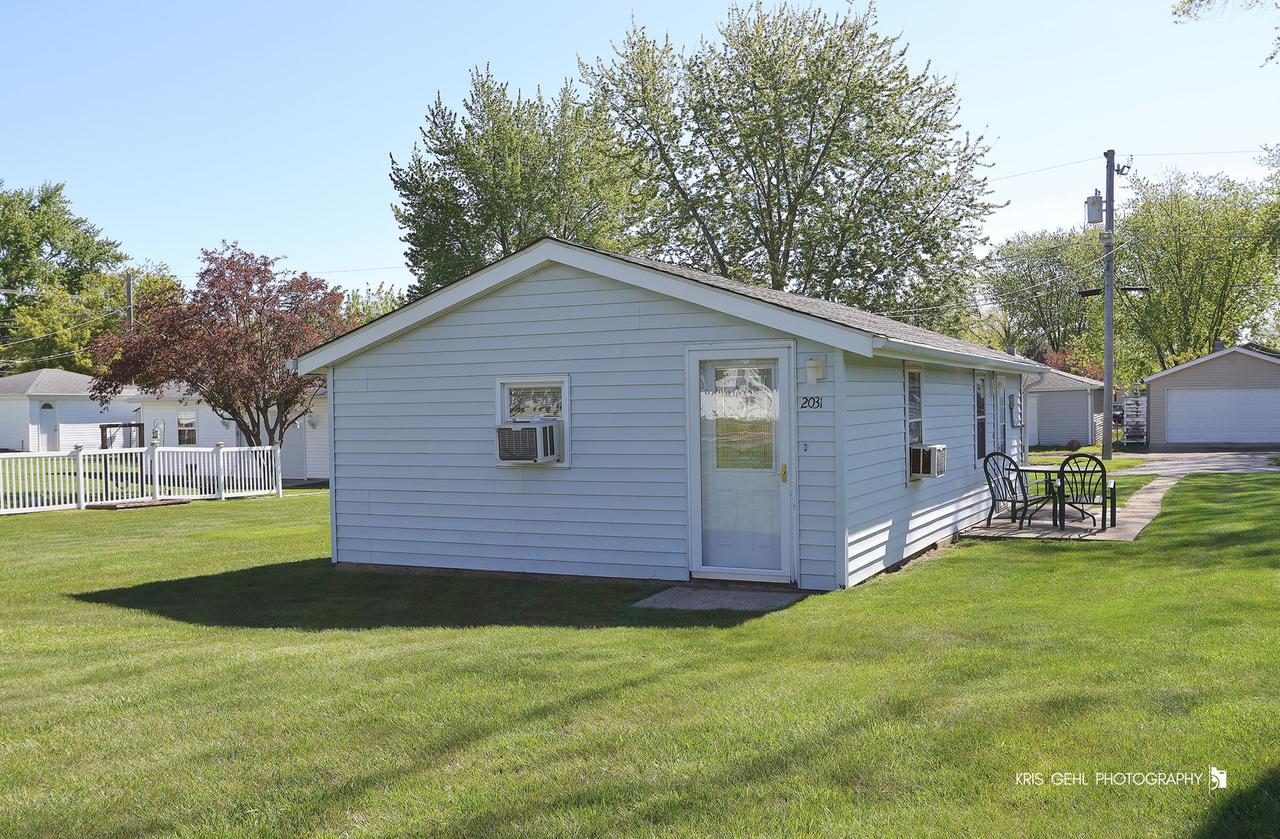 2031 Gilboa Ave., Zion, IL 60099