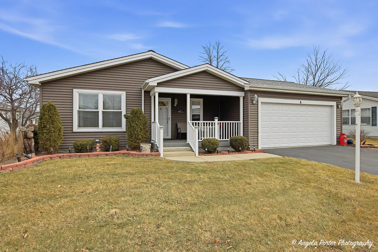4 Hialeah Ct., Grayslake, IL 60030
