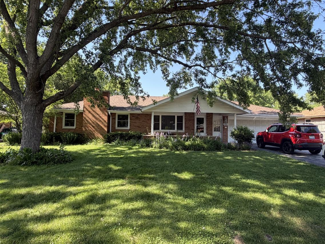 309 Calkins Dr., Sugar Grove, IL 60554