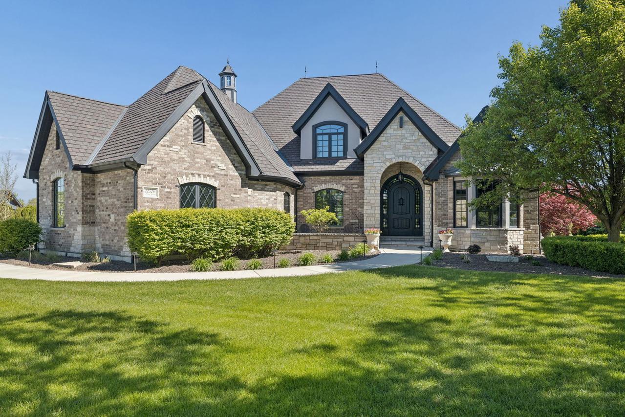12526 Surrey Ct., Mokena, IL 60448