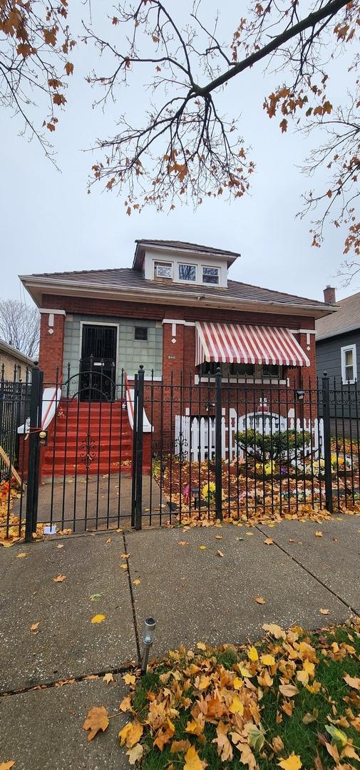 8443 S Manistee Ave., Chicago, IL 60617