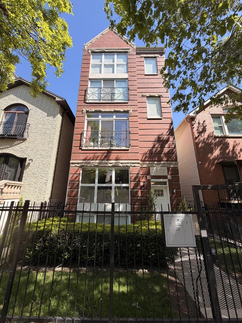 1632 W Erie St. #3, Chicago, IL 60622