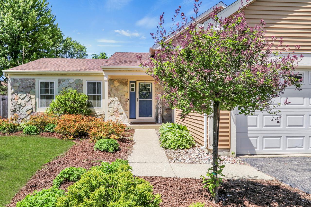 130 Lisk Dr., Hainesville, IL 60030